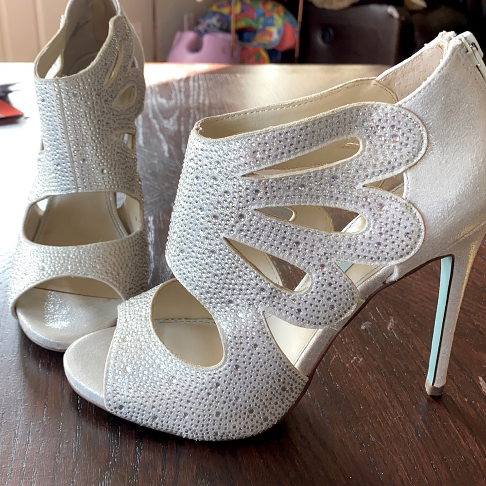 Betsey Johnson "Blue by Betsey Johnson" Nola Heels